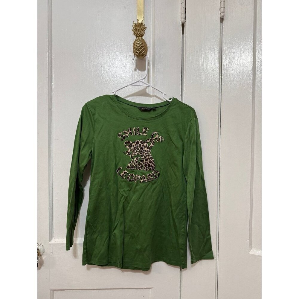 Bosch Green Long Sleeve Leopard Graphic Top – Size 40